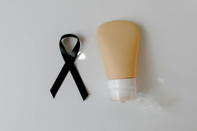 EltaMD UV Clear SPF 46 mineral sunscreen tube